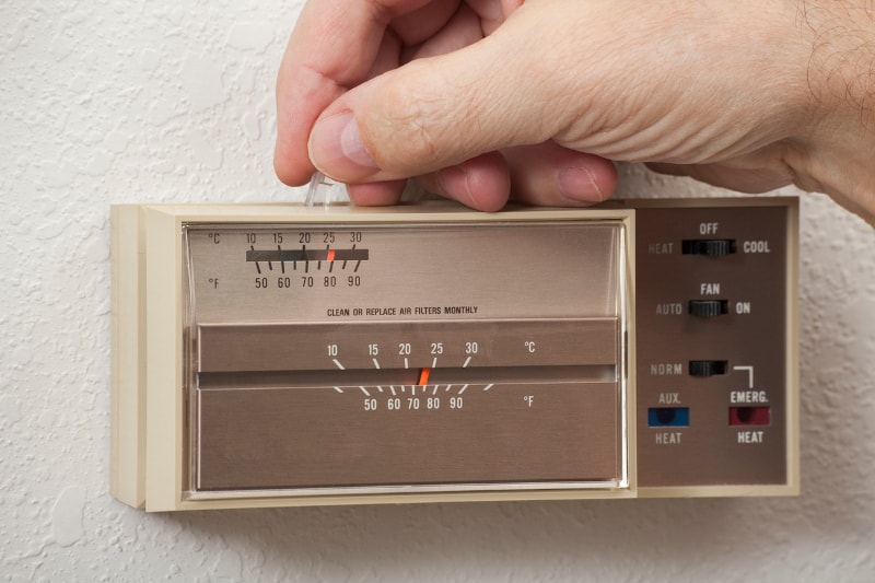 6 HVAC Problems Caused by Old Thermostats in Semmes, AL